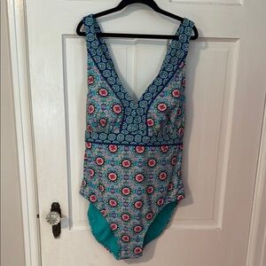 Catalina NWOT Colorful Women's One Piece Swim Suit Swimsuit Size 3X 22W-24W
